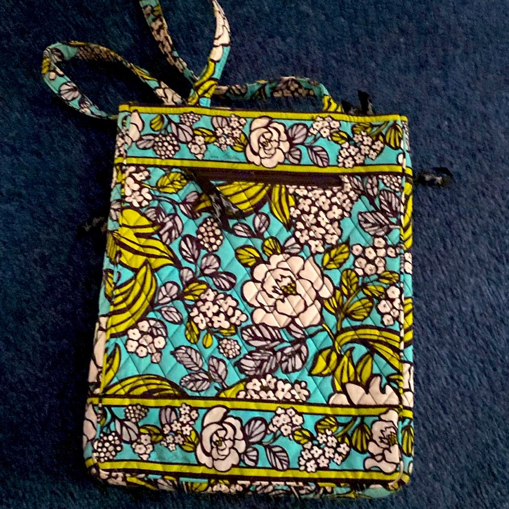 Vera Bradley laptop bag 3 compartments and a front zip pocket